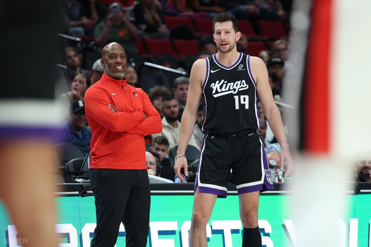 中国新星闪耀NBA！杨瀚森16+4+3惊艳全场，获美媒盛赞MVP