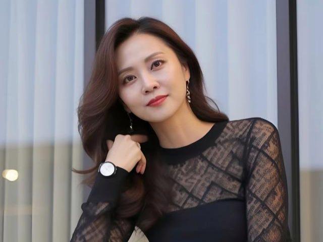 女教师为职称被迫忍受校长无理要求，职场潜规则何时休？