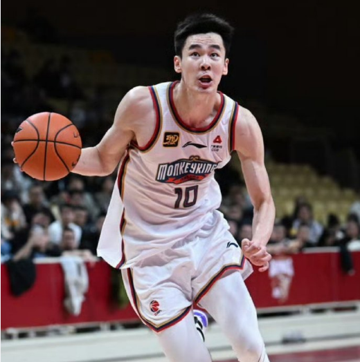 同曦爆料：活塞今夏向郭昊文抛出NBA合同，球员选择留CBA