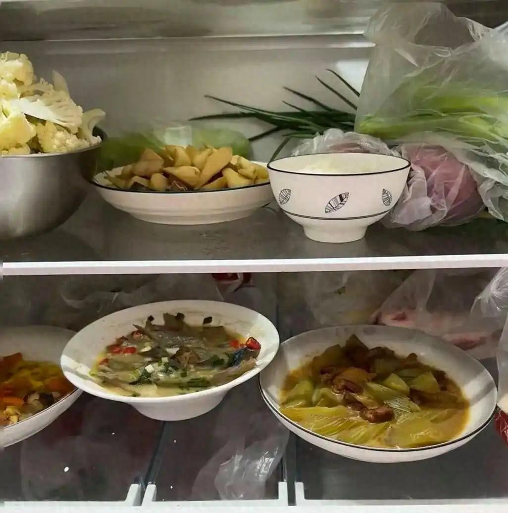 隔夜菜未必致癌！这4种食物隔夜后危害大，宁可倒掉也别吃