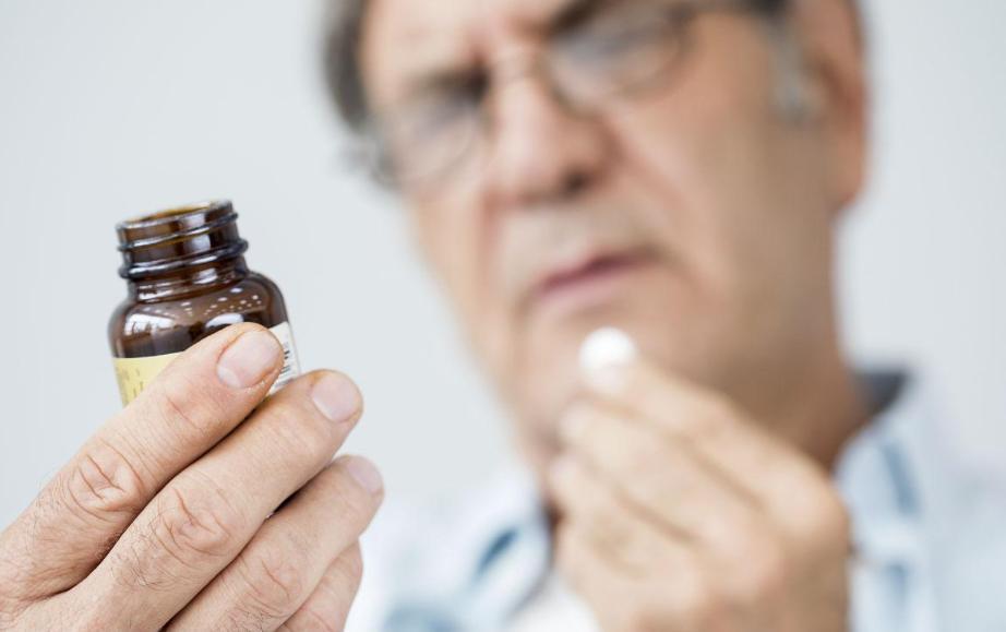 张文宏教授提醒：冬季服用降压药需警惕8大隐患