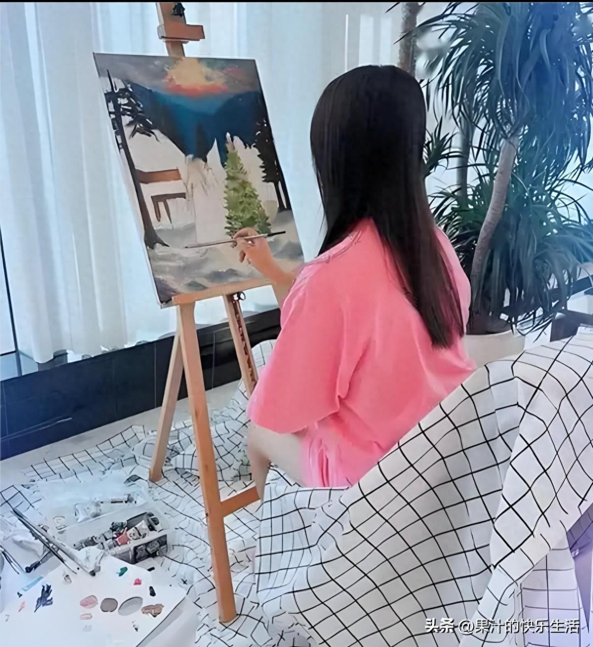 王诗龄再获国际绘画金奖，网友惊叹：画作逼真难辨真假