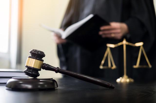 妻子翻亡夫手机发现婚外情，百万转账索赔被法院驳回
