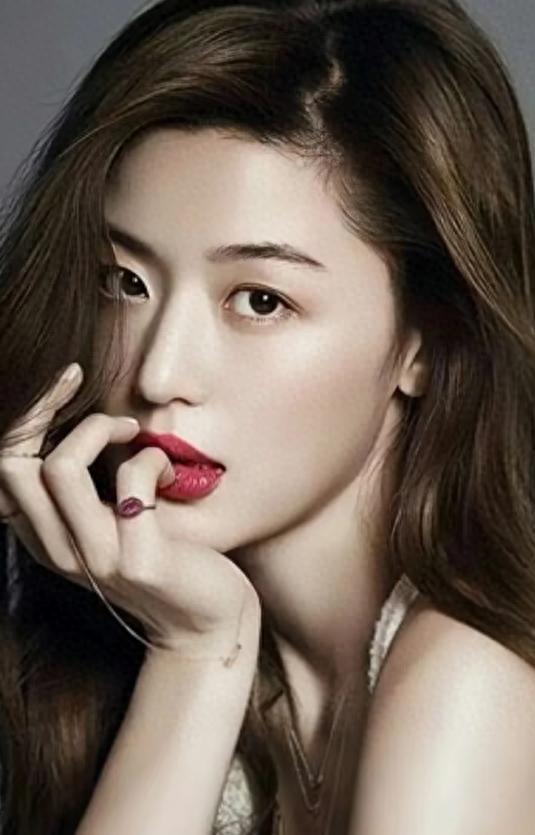 辱华风波后全智贤事业受挫，林允儿裴秀智为何未受波及？