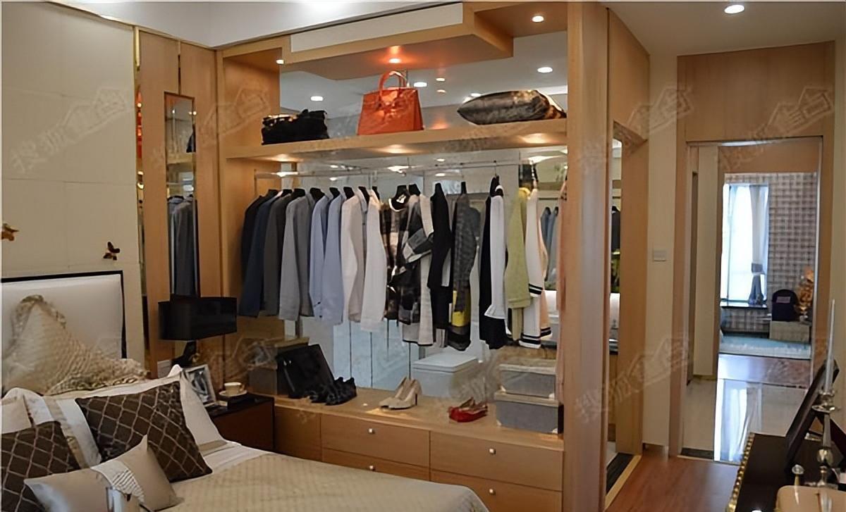 625万出售老宅，620万给了弟弟，5天后，买房人却给我打来电话