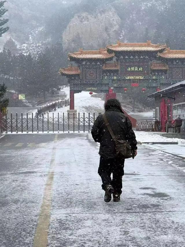 痛心！40岁蓝天救援队员郭竞因心脏骤停在上海离世