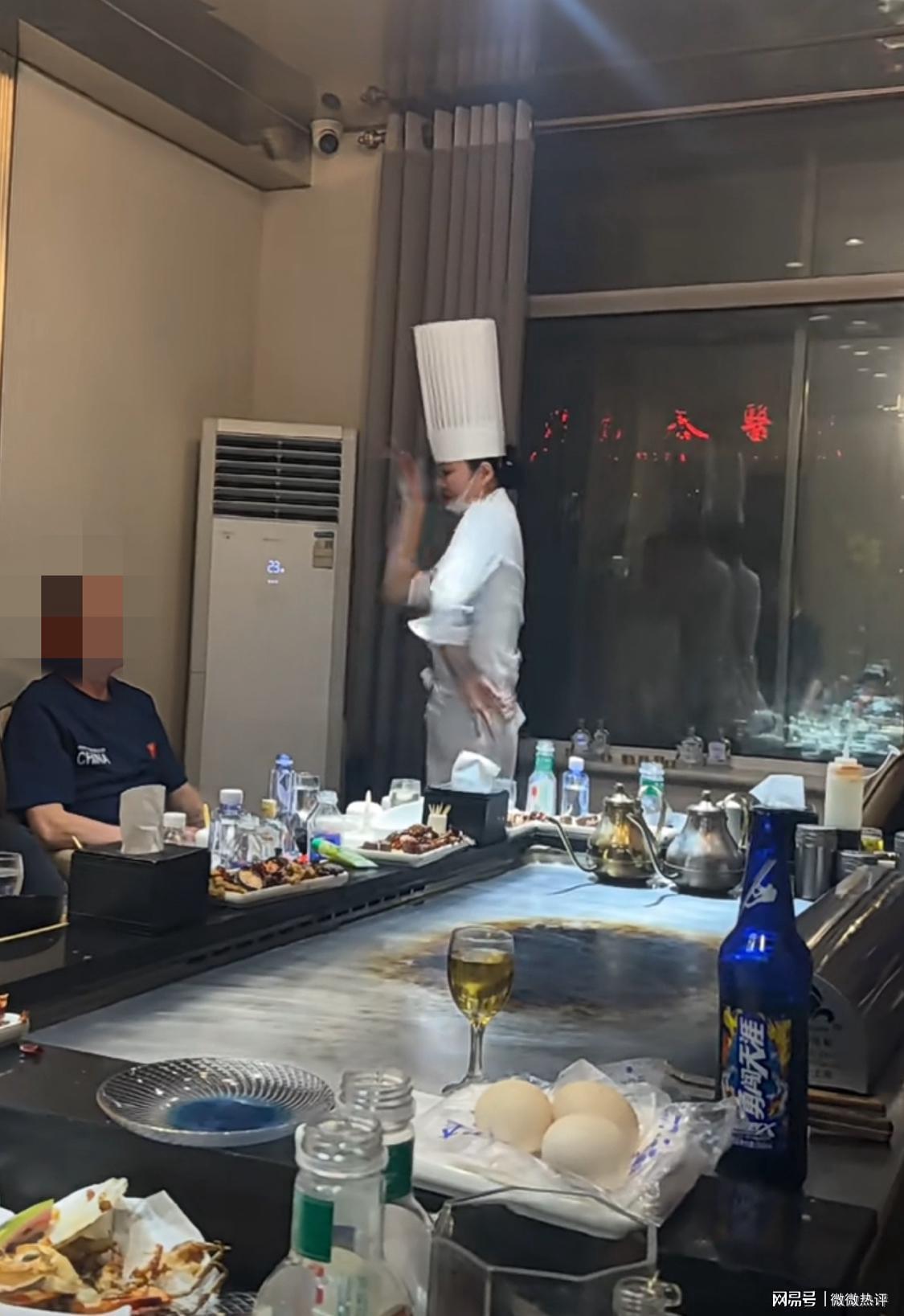 饭店擦边表演现象频发，商家为揽客出新招