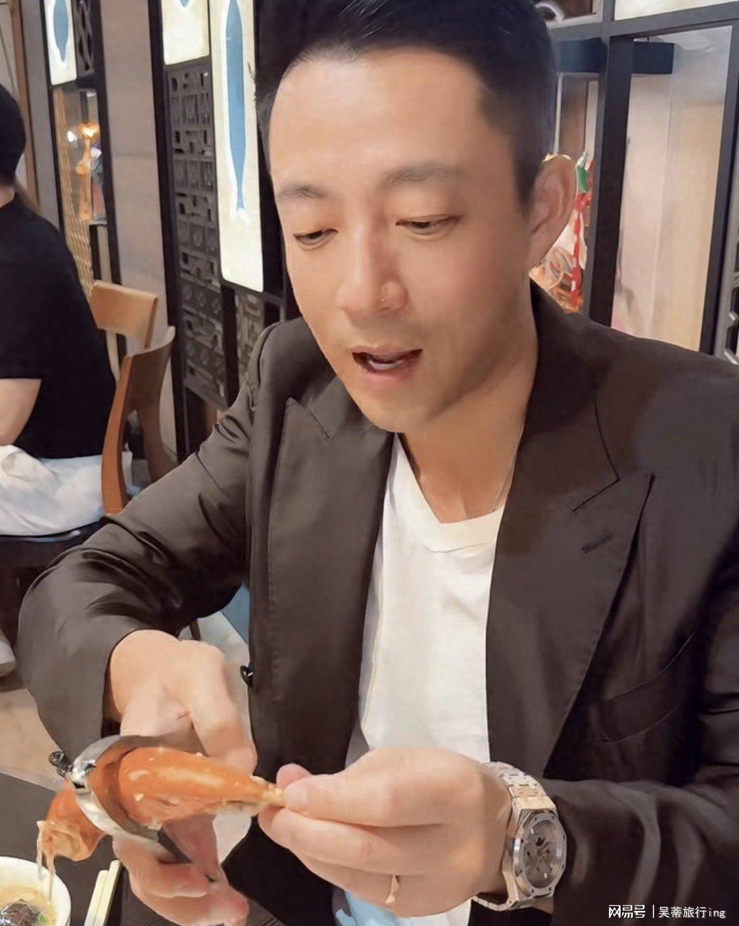 汪小菲家庭聚餐曝光，箖箖首度正脸出镜，幸福氛围引关注