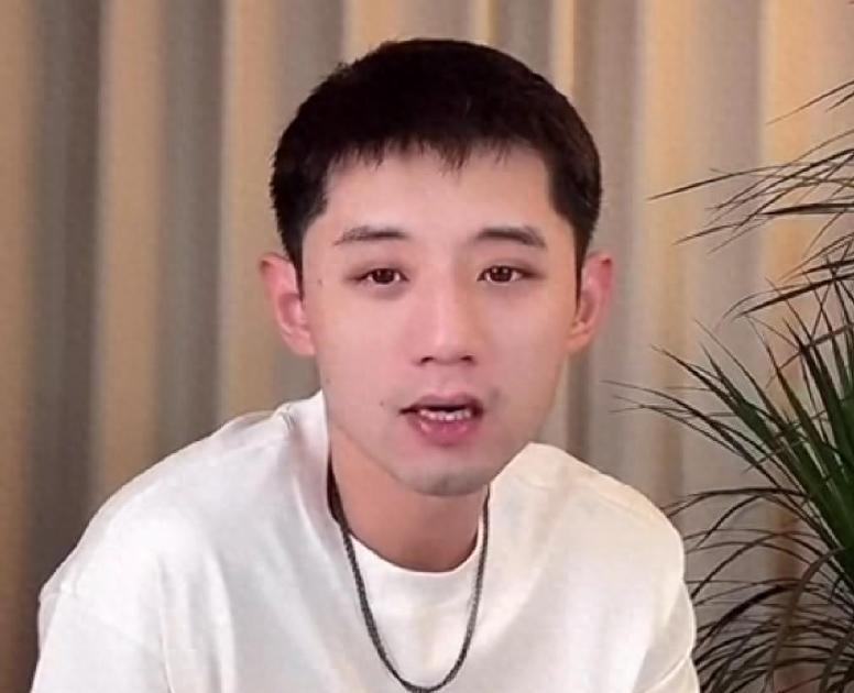 张继科"炮轰"刘国梁，2017年换教练不提前说，谁会高三换语文老师