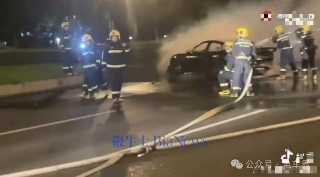 突发！成都一小米SU7发生事故后起火，救援过程曝光