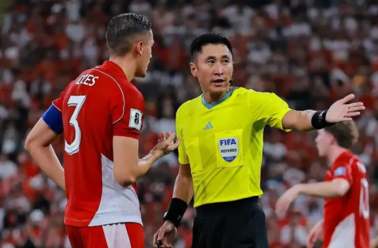 马宁判罚引热议！印尼队3红牌事件始末，亚足联或重拳出击