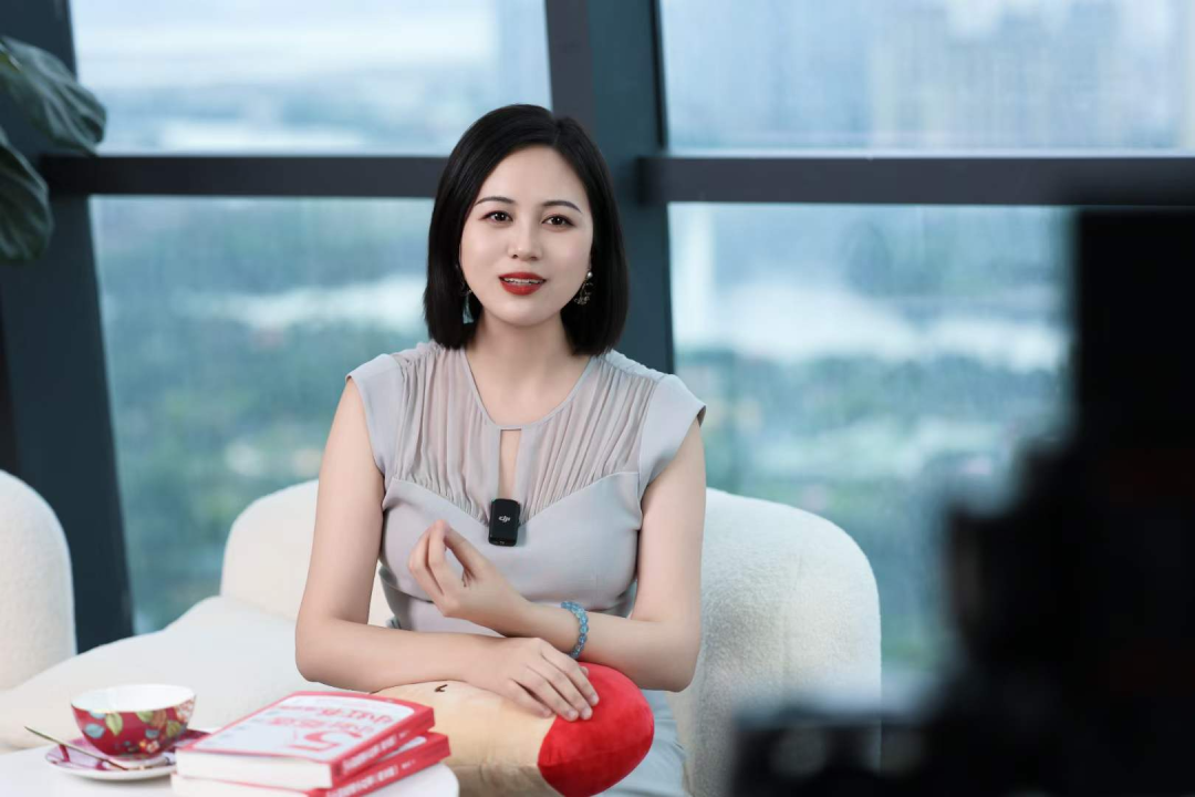 赵露思许我耀眼：女人的翻盘，从识破人性开始