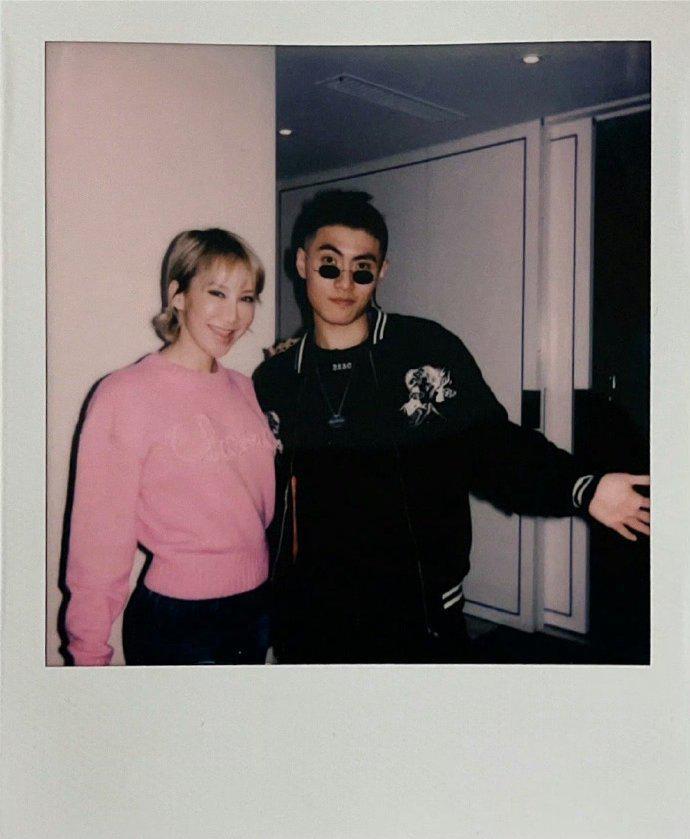 李玟账号被意外登录事件始末：网友新手机号注册引发关注