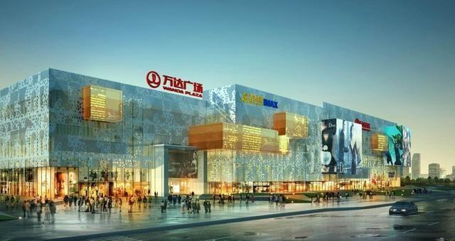 70岁王健林再遇挑战，王思聪担忧成真？网友热议