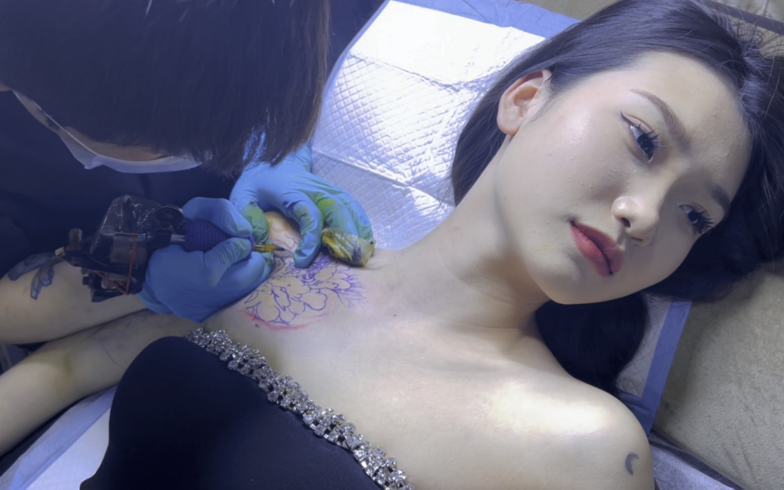 纹身师自述：那些在隐秘部位纹身的美女们