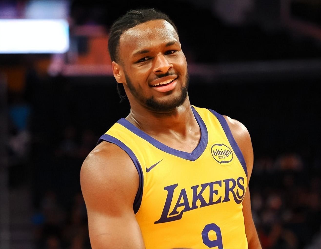 湖人季前赛复仇勇士：拒绝21分逆转，里夫斯伤情无碍，艾顿布朗尼爆发