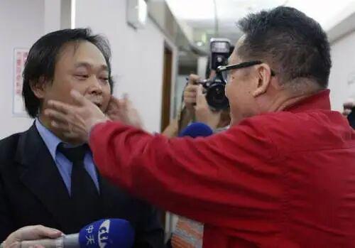 从《没出息》到两岸网红：王世坚的出圈之路