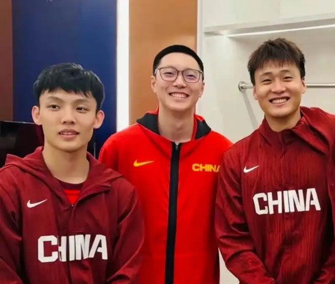 广东全运男篮名单揭晓：赵睿胡明轩领衔成年组，崔永熙U22组亮相