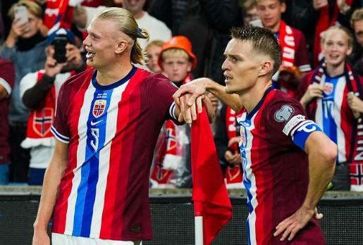 挪威双星闪耀！哈兰德、厄德高领跑欧洲世预赛射手与助攻榜