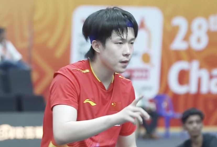 亚锦赛男团激战：王楚钦逆转张本智和，国乒2-2日本进决胜盘