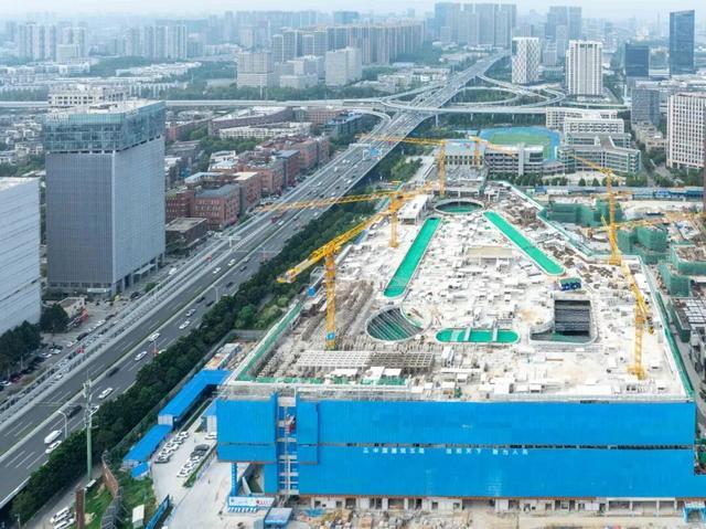 武汉光谷新增超大商业体！地铁2号线直达，2026年开业