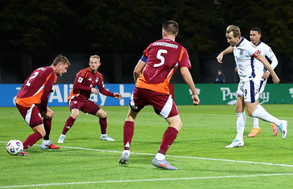 随着英格兰5-0+西班牙4-0+葡萄牙2-2，世预赛积分榜：1队提前出线