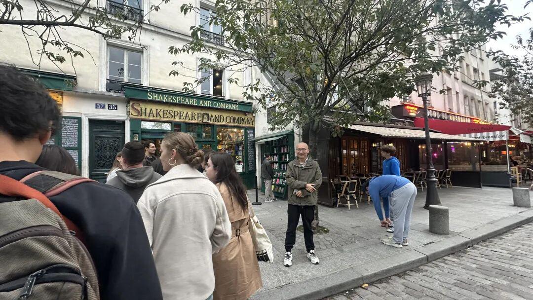 探访巴黎莎士比亚书店：在文学圣殿中感受纯粹阅读体验