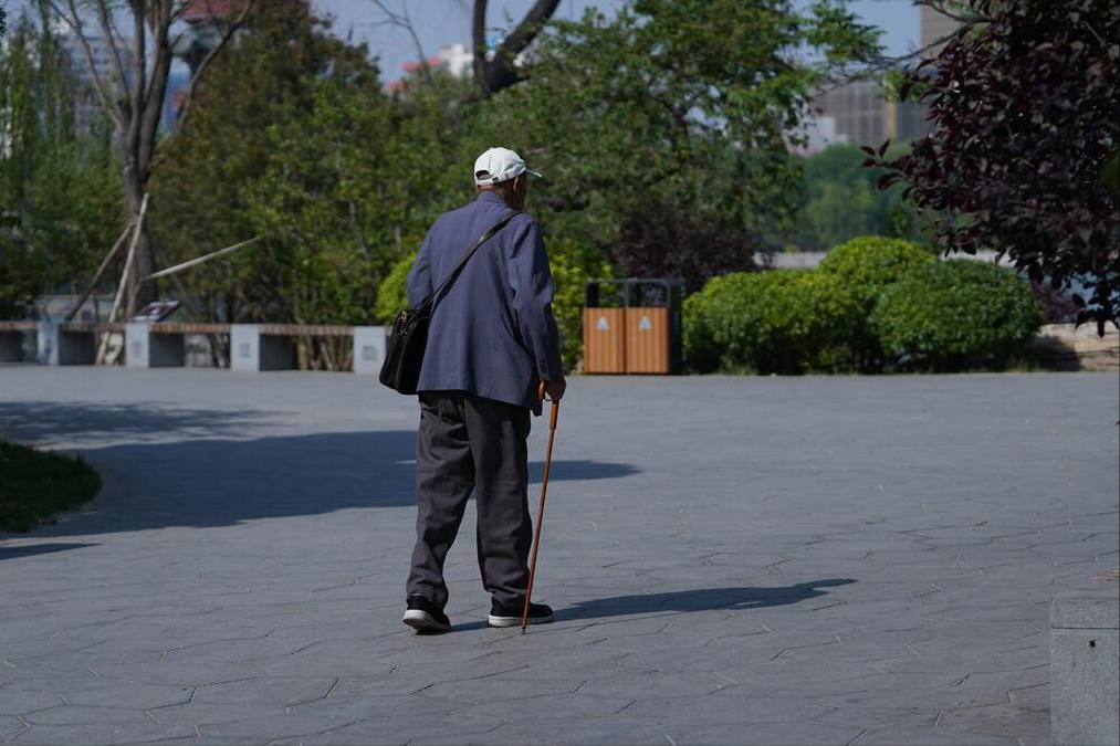 50万存款与4200元退休金，却因两步错棋致晚年凄凉