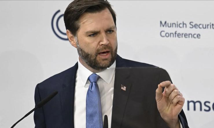 美国终于怕了，比稀土更致命的王牌，终于出手！万斯：中国要冷静