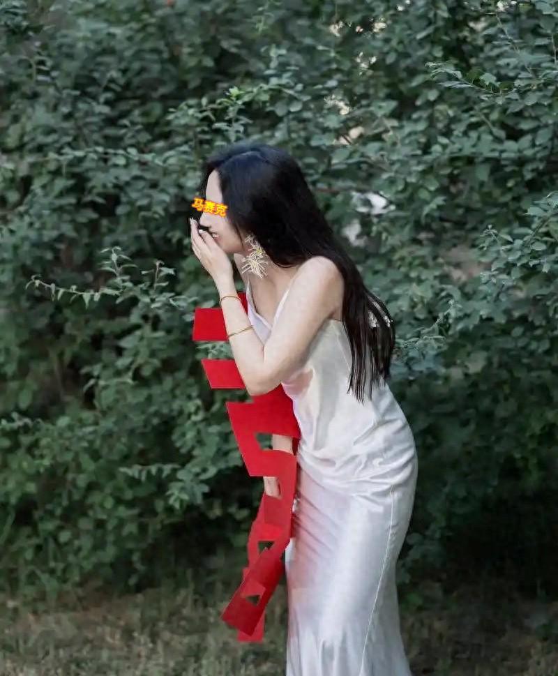 杭州新娘误发特殊服务信息给摄影师？聊天记录曝光引热议