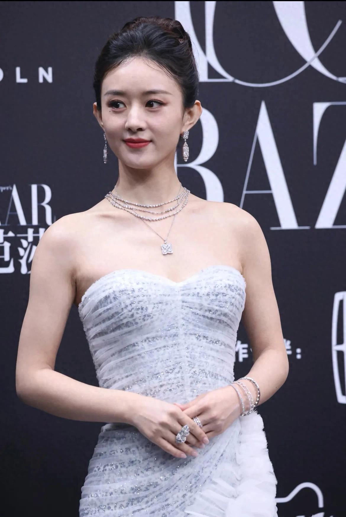 37岁赵丽颖“消失”5个月后回归，状态大变引热议