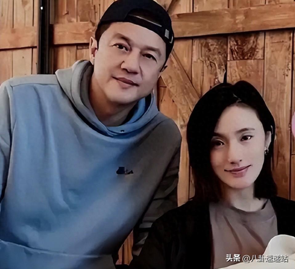 李亚鹏官宣离婚仅一天，担心的事情发生了，王菲和谢霆锋也遭了殃
