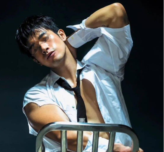 穆嘉玲巡视园区