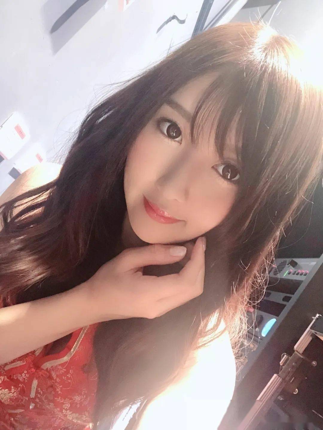 28岁樱空桃：魅力与实力并存，正能量女神的典范