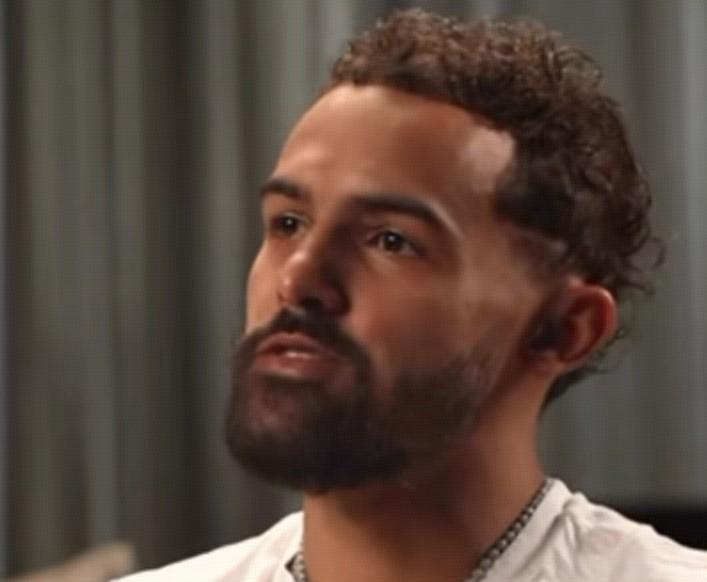 特雷-杨正式官宣：携手饮料品牌Crooked Tea开启合作新篇章