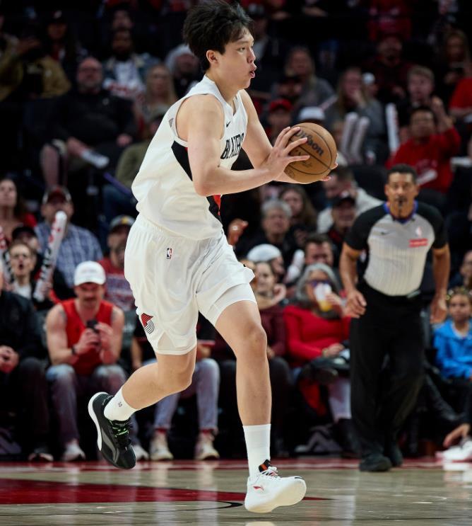 9分6板1助1帽！杨瀚森NBA季前赛表现引热议：三大事实揭示未来潜力