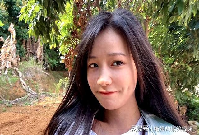 网红李KK官宣生女两岁半，疑似恢复单身引热议