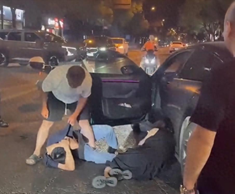杭州男子当街暴打情夫事件全解析：妻子护小三，出轨惯犯再引热议