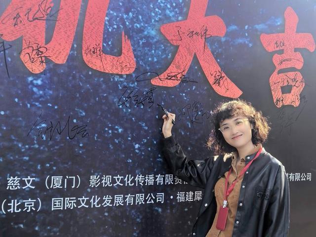 专访《沉默的荣耀》制片人栾雅琪：揭秘9万道具6地取景的幕后故事