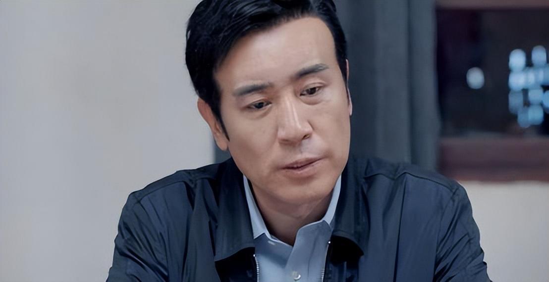 上线2小时登顶飙升榜！这部刑侦剧为何让观众直呼熬夜也要追？