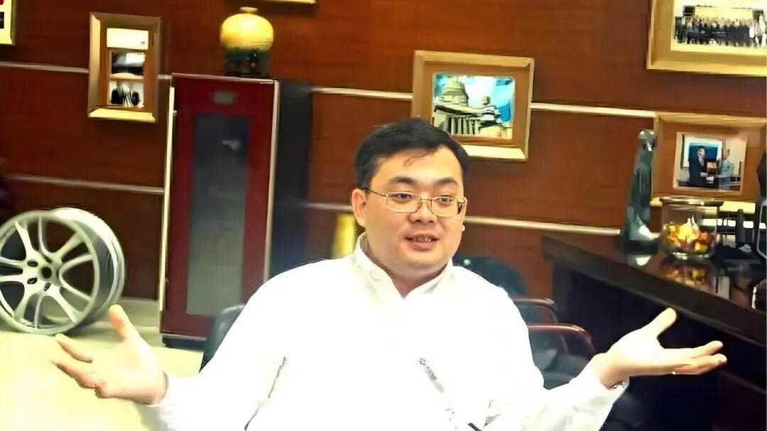 曹晖屡拒接班终成福耀新董事长，传承之路揭秘