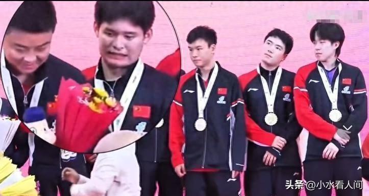 国乒夺冠连夜“逃离”印度，个个表情失控，王皓老婆一句逗笑全网