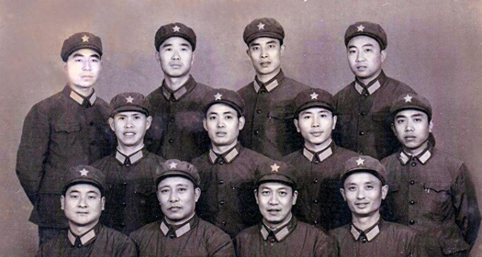 战友聚会：通知36人，实到17人，混得最差的那位，却让人刮目相看