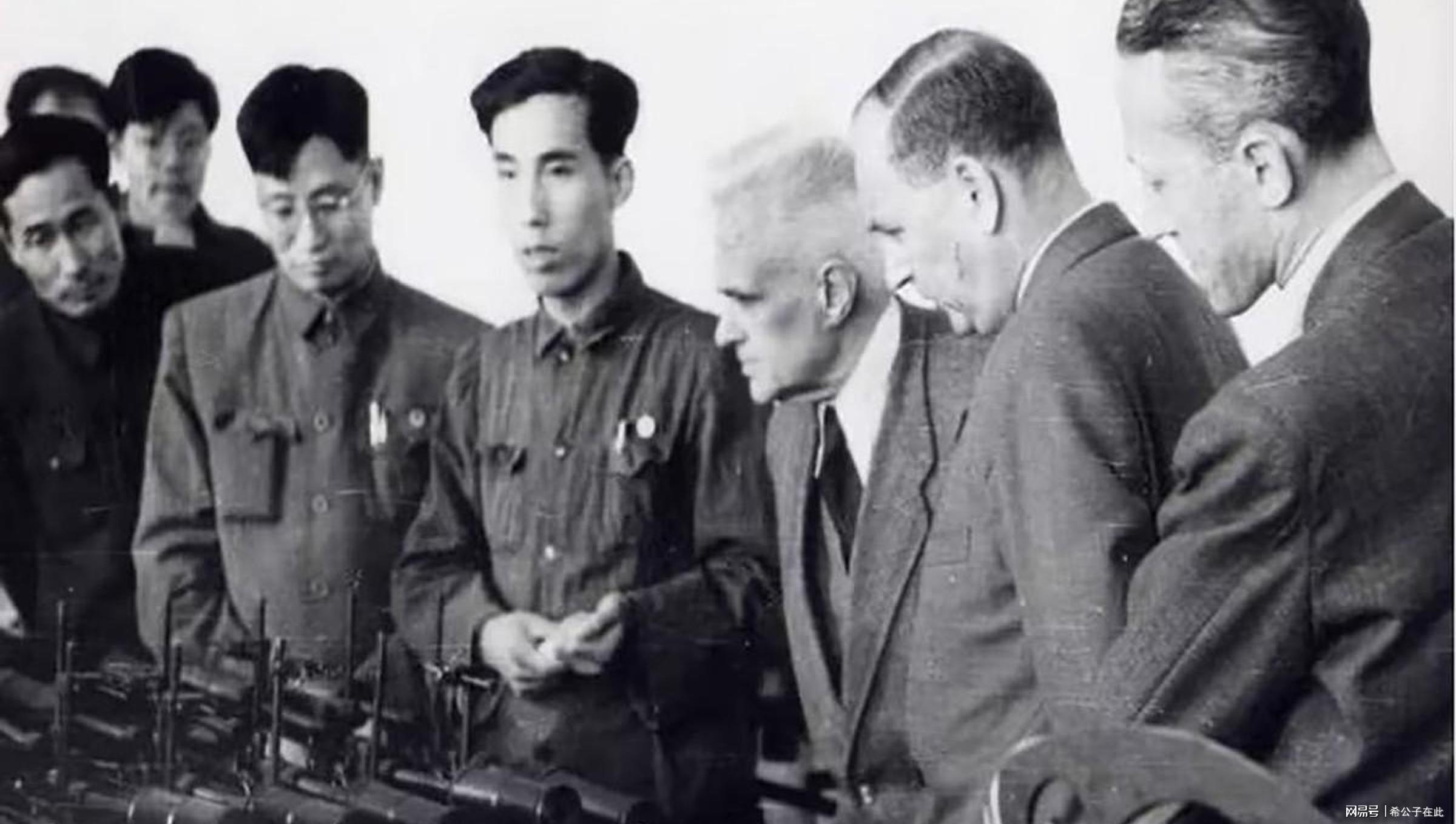 1969珍宝岛危机：林彪密会美使与毛泽东的核反击决策