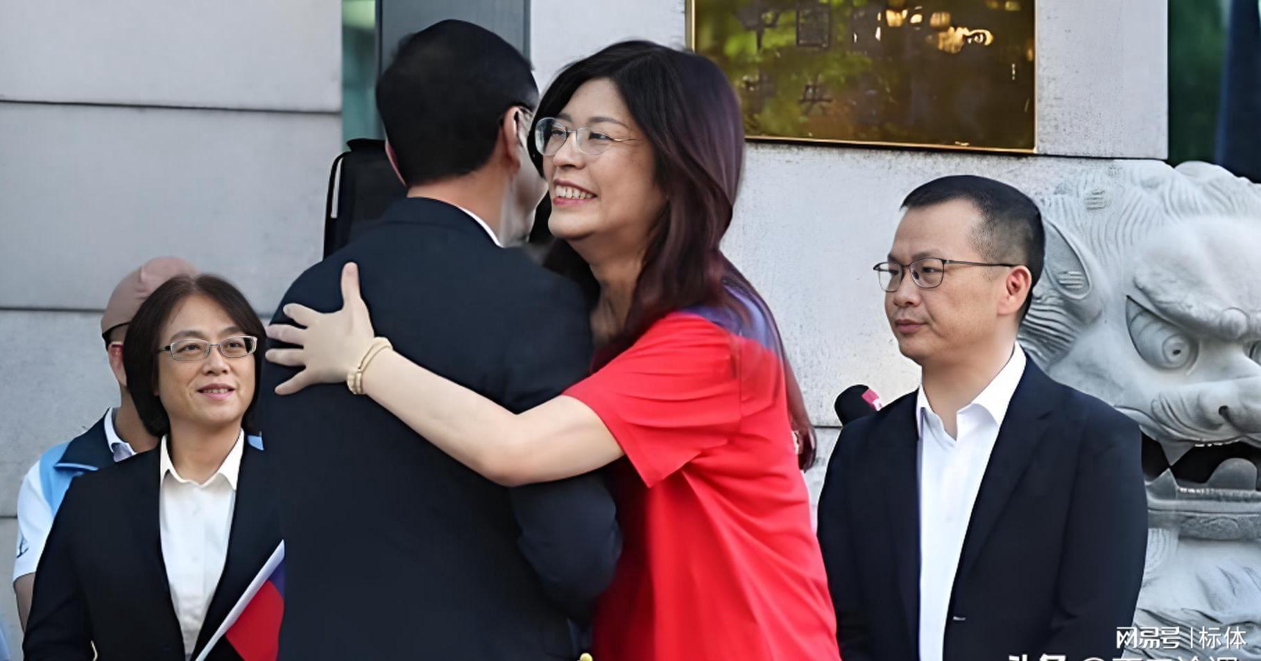 郑丽文当选后面临绿营挑战，赵少康成最大阻碍