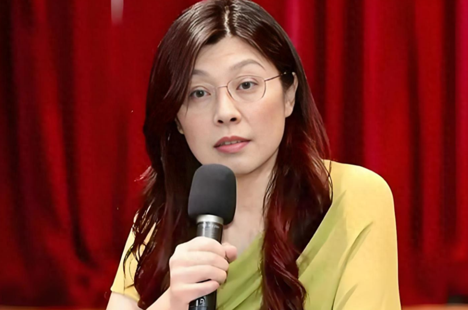 刚当选就遇“下马威”！赵少康公开叫板郑丽文，张亚中拒接电话