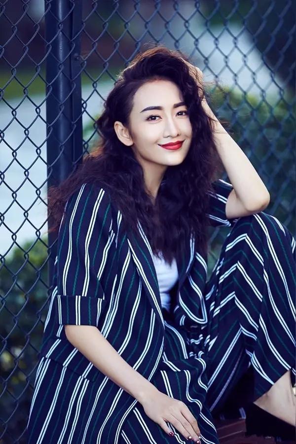王鸥197期精彩图集：时尚造型与魅力瞬间