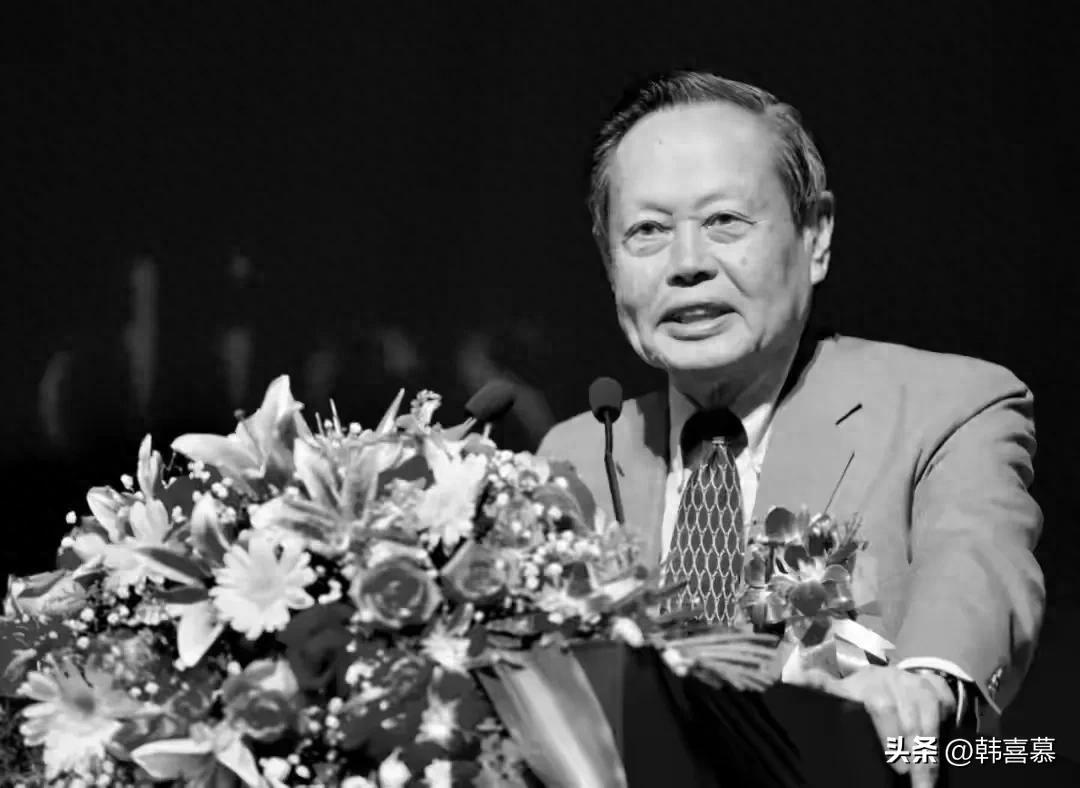 杨振宁逝世：与翁帆跨越54载的爱情传奇，晚年深情告白