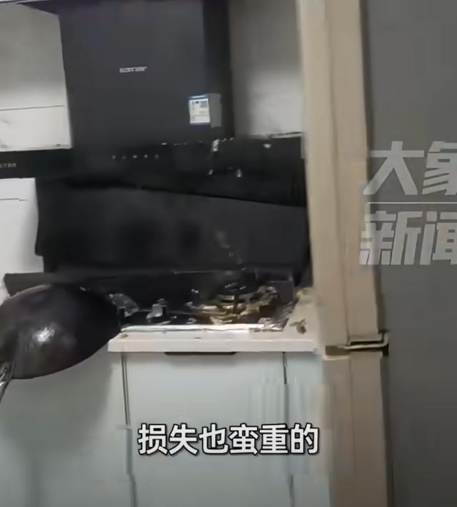 江西景德镇女子高压锅煮笋干爆炸，厨房损毁损失数千