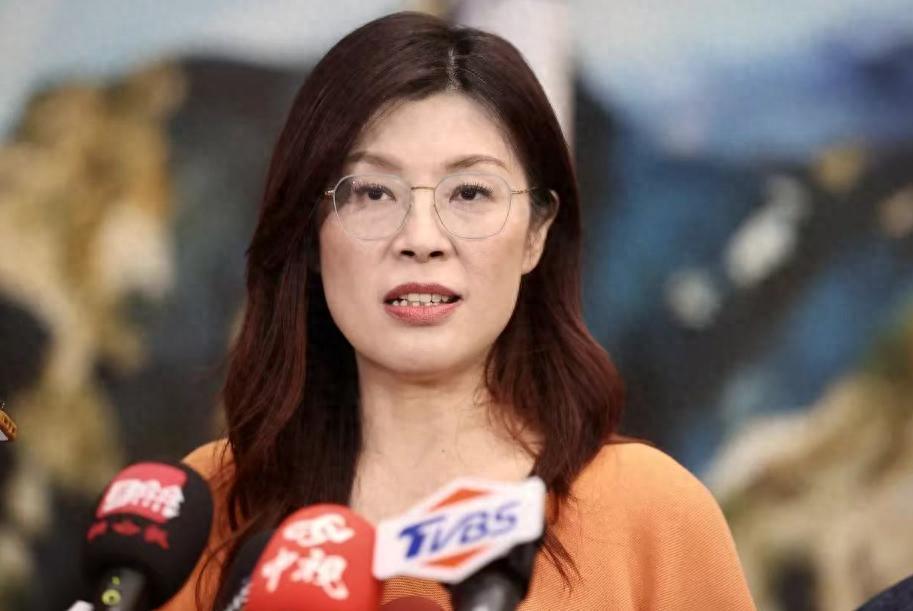 马英九贺郑丽文当选国民党主席：力推九二共识，促进两岸和平